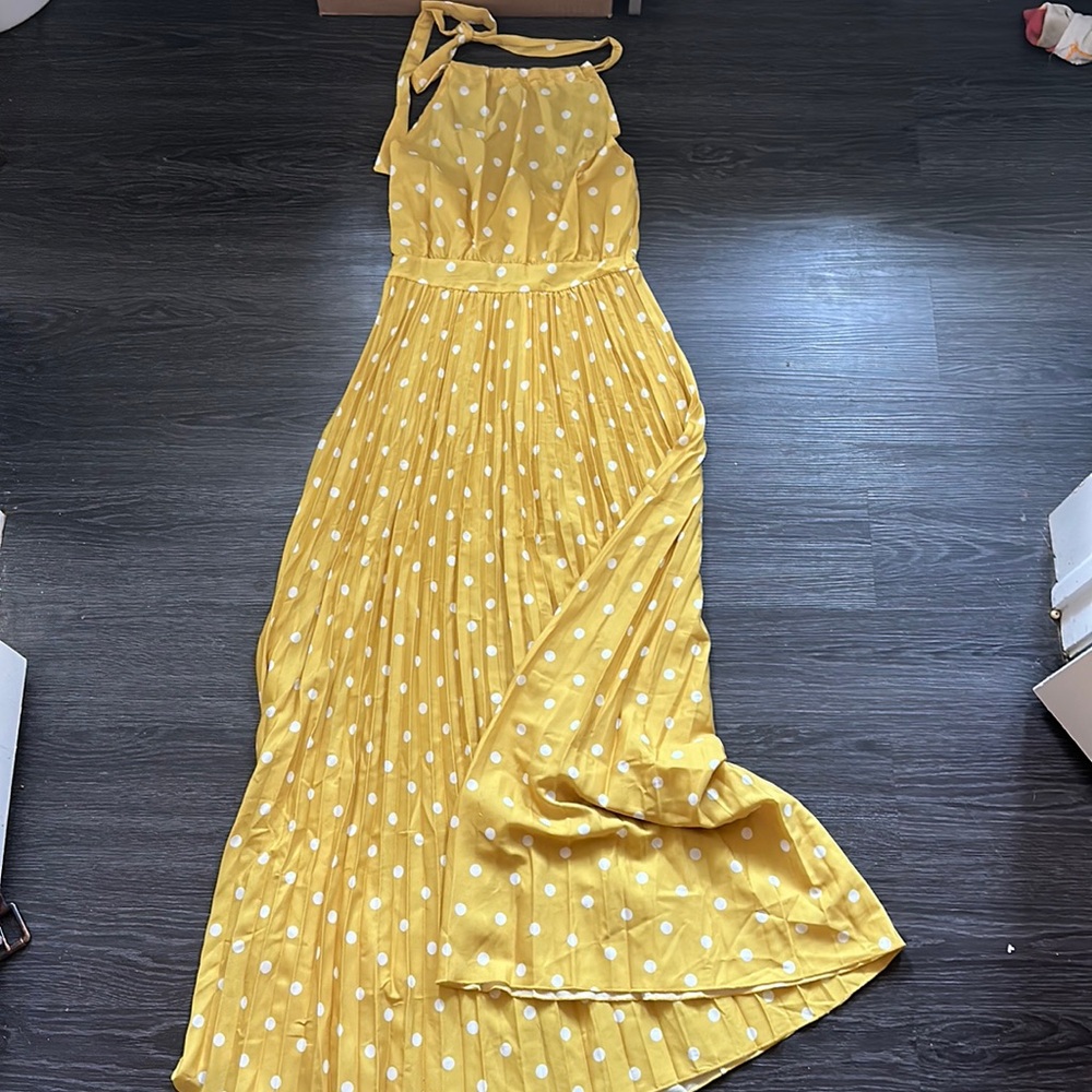 Gorgeous yellow flowy maxi dress